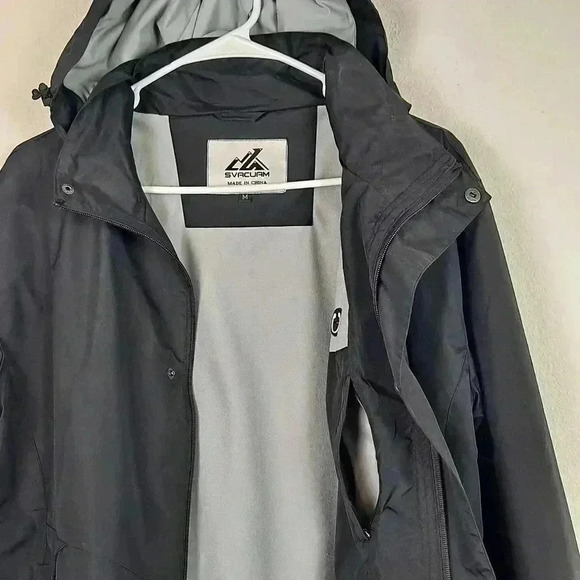 SVACUAM Lightweight Jacket Size Medium - Picture 9 of 9